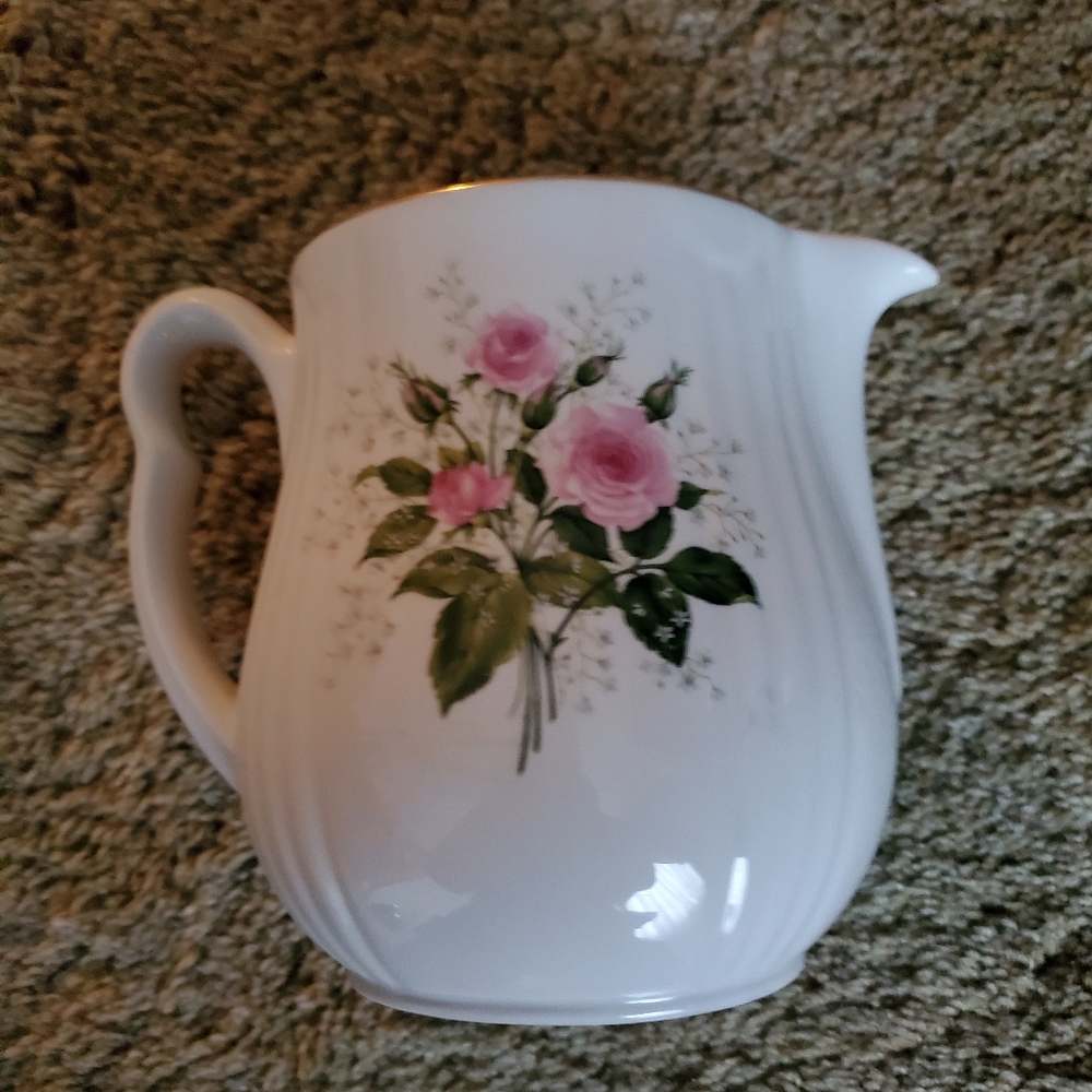 Pitcher - Picture 5 of 8